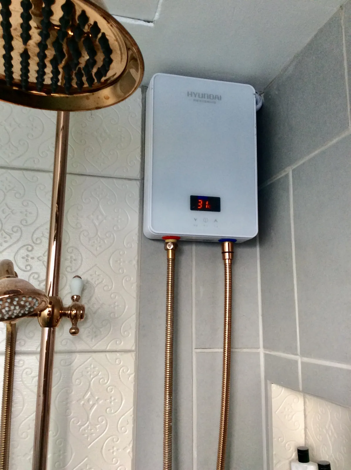 Shower fittings and water heater