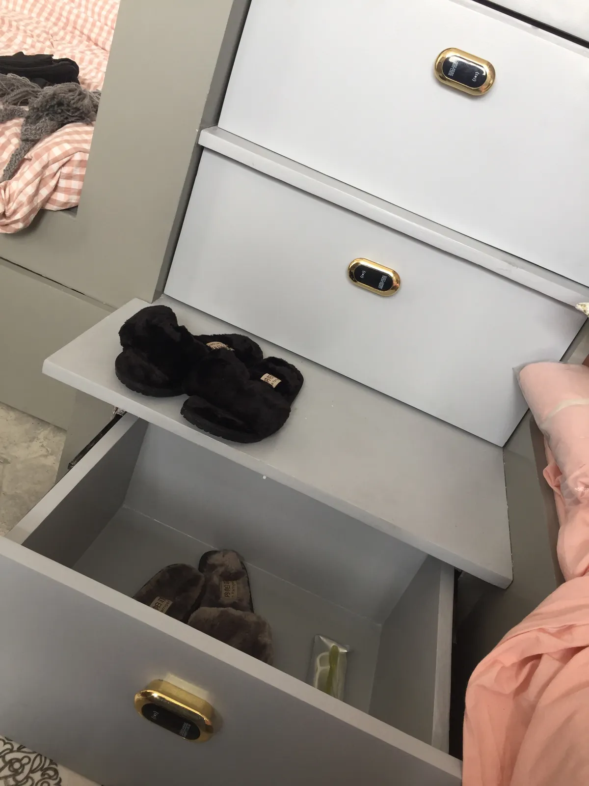 Pull-out storage beneath the steps